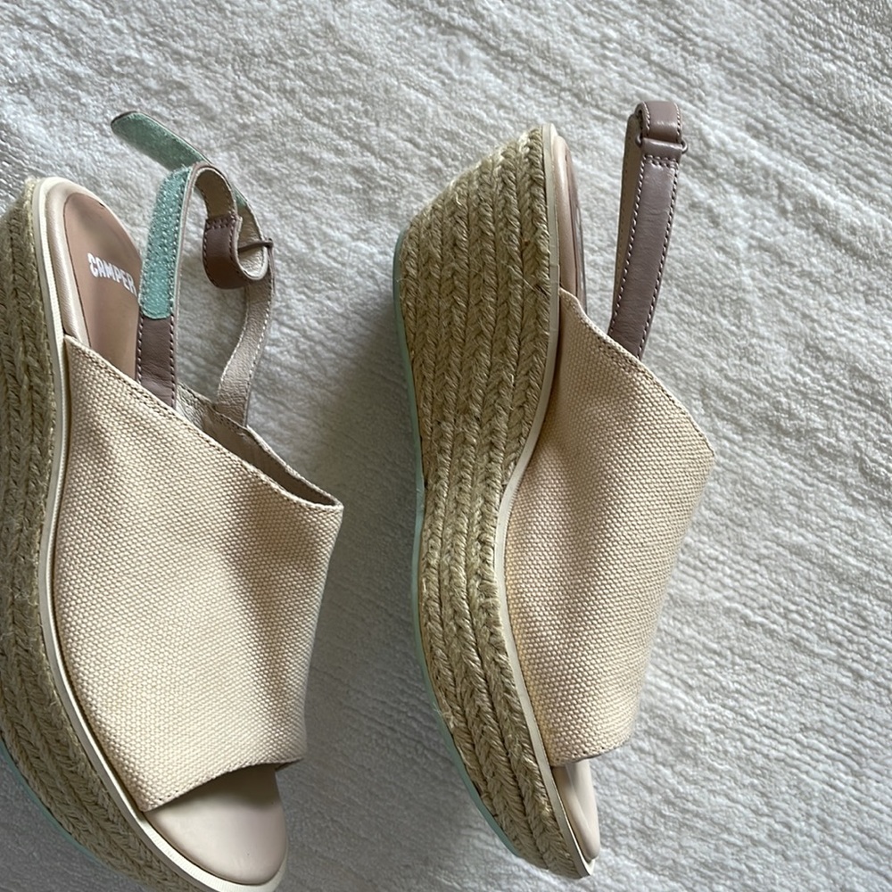 Sandal - Picture 2 of 9